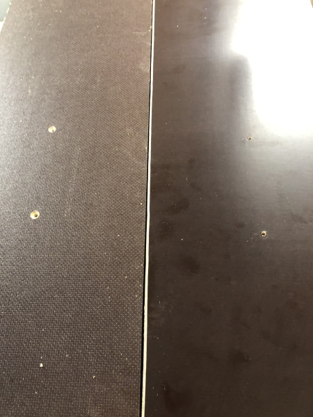 Schiebetür-Schrankverbau mit vertikalen Ladenauszügen, French Cleat