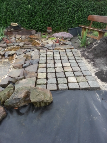 Natursteinterrasse verlegen - Bauanleitung zum Selberbauen - 1-2-do.com