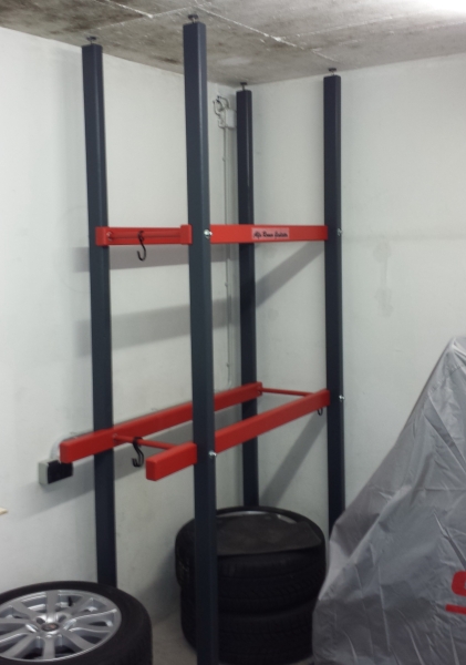 Reifenregal, platzsparende Lagerung der Sommer- bzw. Winterräder