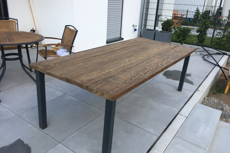 Terrassentisch - Stahlgestell und Gerüstdielen - Bauanleitung zum