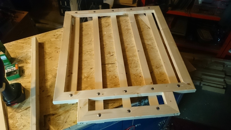 zweigeteiltes Babygitter / Treppengitter für Dachbodentreppe und