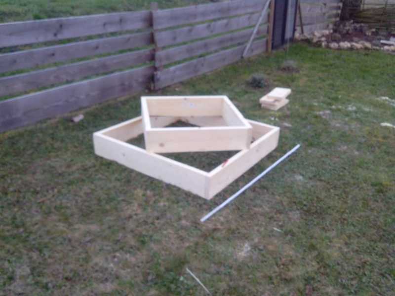 Eine Kräuterpyramide für den Garten - Bauanleitung zum Selberbauen - 1