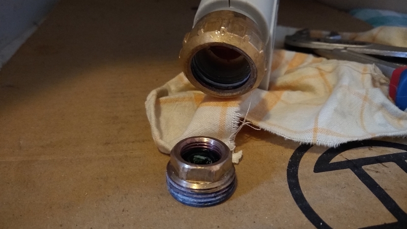 Kleine Küchenrenovierung (Arbeitsplatte, Spüle und Armatur