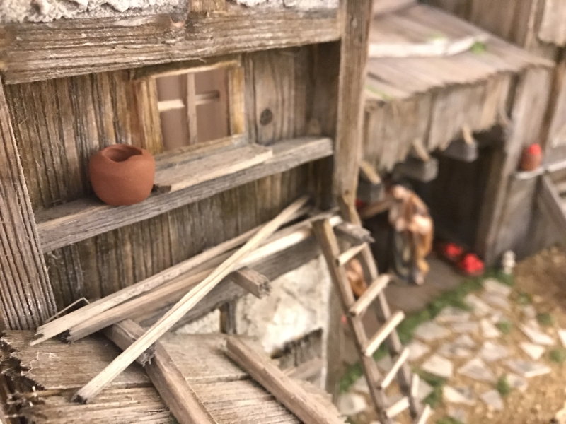 Bau einer provisorischen Alpenländischen Krippe für 8-9cm Figuren