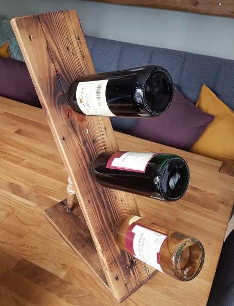 Schöner Ständer für Weinflaschen aus altem Holz - Bauanleitung zum