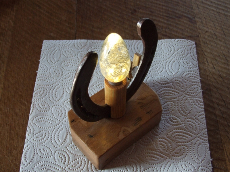 Hufeisen als Lampe - Bauanleitung zum Selberbauen - 1-2-do.com - Deine