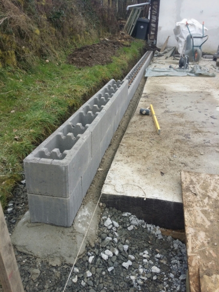 Errichten einer Mauer aus Schalungssteine Bauanleitung zum