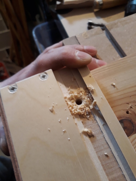 Aus Holzresten wird Küchenschrank mit Holzvollauszügen - Bauanleitung