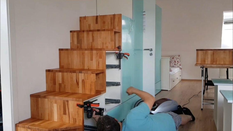 Treppenschrank / Stufen auf dem Schrank - Bauanleitung zum Selberbauen