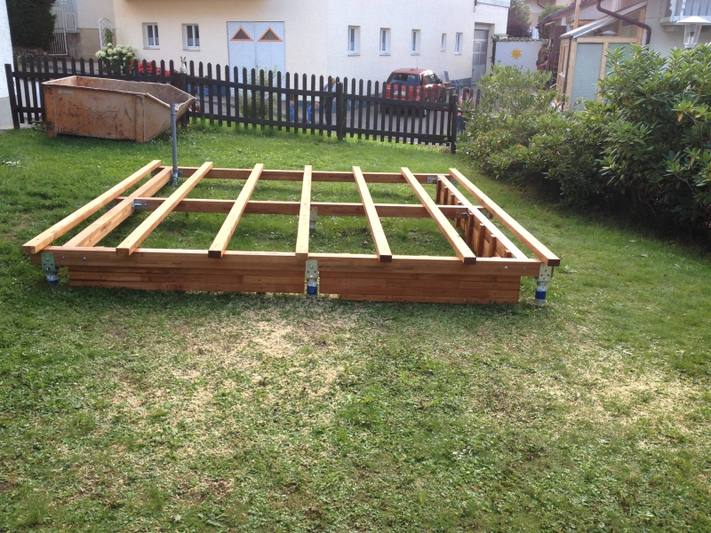 Terrasse aus Lärchenholz - Bauanleitung zum Selberbauen - 1-2-do.com