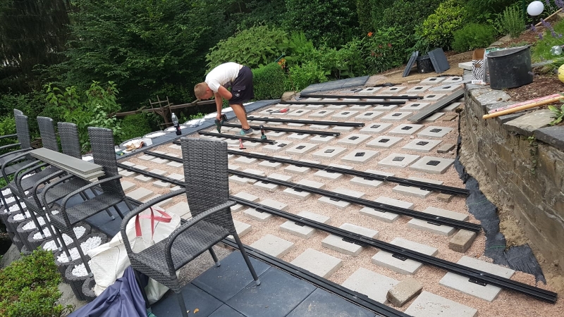 Neuanlage einer WPC-Terrasse im Garten - Bauanleitung zum Selberbauen