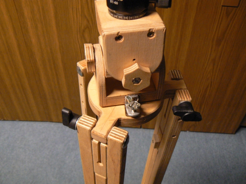 Ein stabiles Stativ aus Holz - Bauanleitung zum Selberbauen - 1-2-do.com - Deine Heimwerker ...
