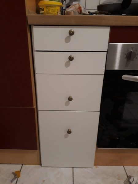 Aus Holzresten wird Küchenschrank mit Holzvollauszügen - Bauanleitung