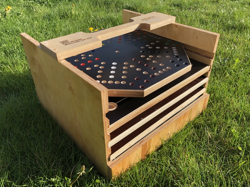 Transport- und Aufbewahrungskiste für die "Klassik Spielesammlung