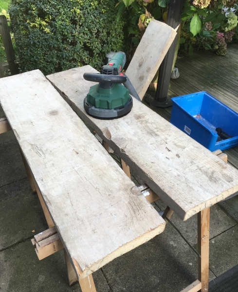 Couchtisch aus gebürsteten Baudielen Bauanleitung zum Selberbauen 1