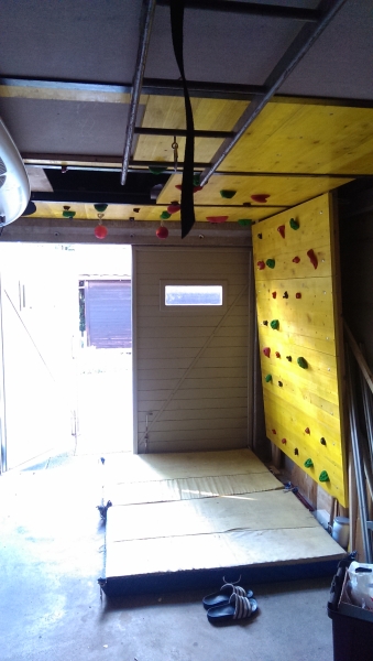 Kletterwand im Garage - Bauanleitung zum Selberbauen - 1-2-do.com