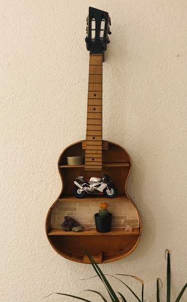 Gitarre als Wandregal - Bauanleitung zum Selberbauen - 1-2-do.com