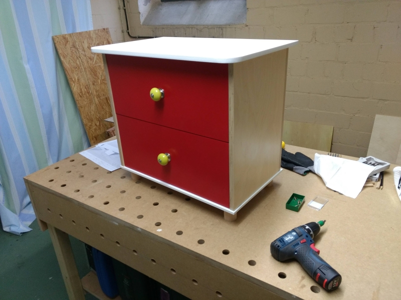 Küchenschrank als Ergänzung zu gekaufter Kinderküche - Bauanleitung zum