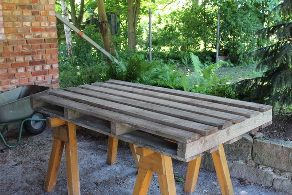 Diy Hangeliege Fur Den Garten Aus Alter Palette Selbst Bauen
