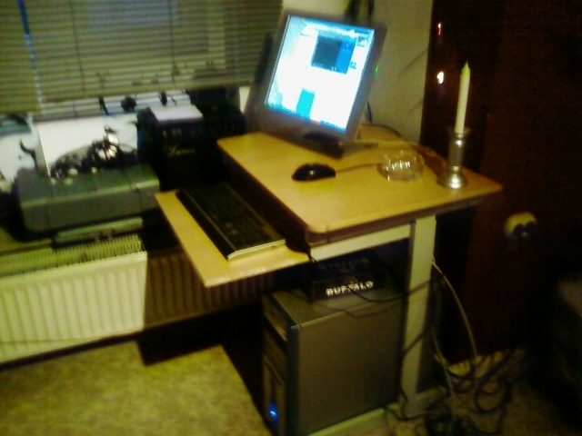 PC-Tisch – nun viel gemütlicher u passender - Bauanleitung zum