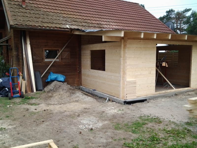 Anbau an ein Blockbohlenhaus Bauanleitung zum Selberbauen 12do