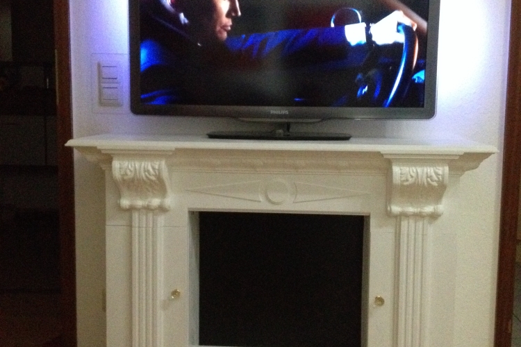 Deko-Kamin mit Tv dazu unten Blu-Ray-Player... - Bauanleitung zum