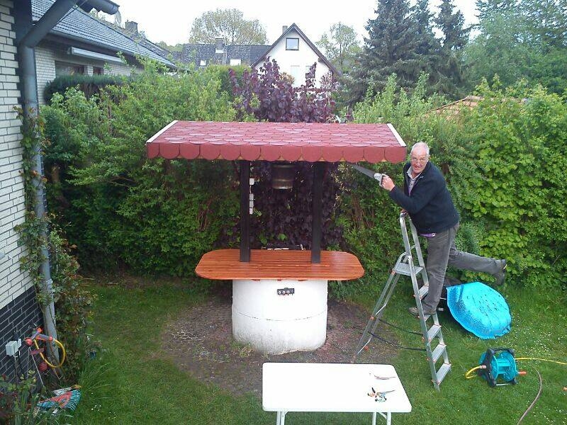 Brunnendach aus Holz Bauanleitung zum Selberbauen