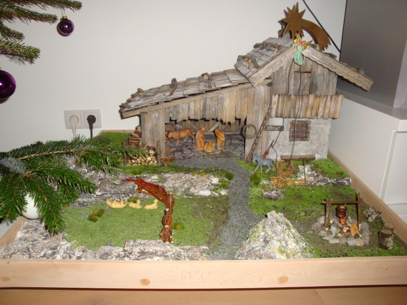 Weihnachtskrippe Alpenstil - Bauanleitung zum Selberbauen - 1-2-do.com 