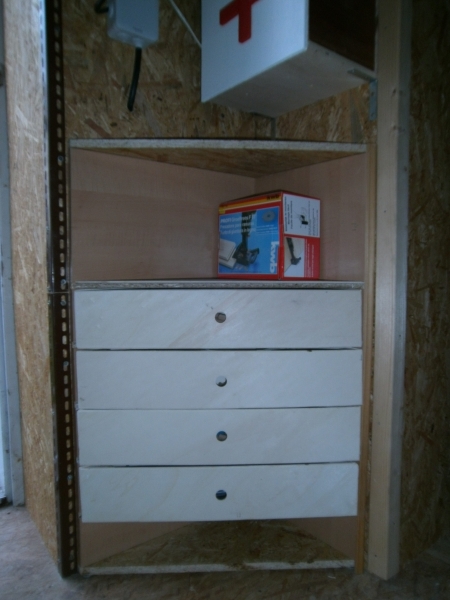 Dreieckiges Schubladenkasterl für meine Holzdübel - Bauanleitung zum