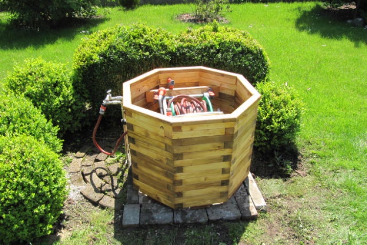 Gartenschlauchaufbewahrung - Bauanleitung zum Selberbauen - 1-2-do.com