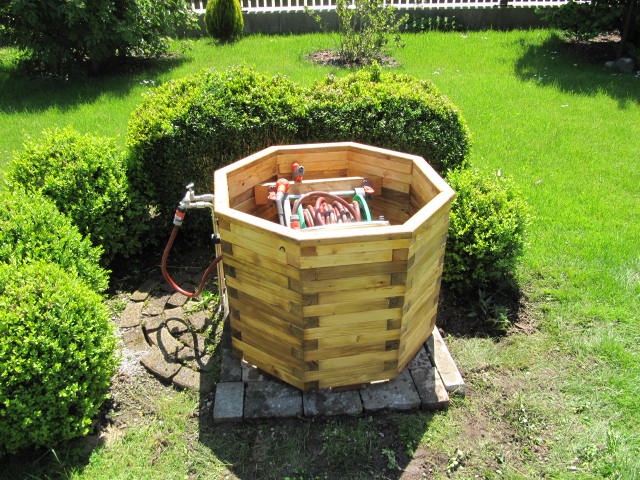 Gartenschlauchaufbewahrung - Bauanleitung zum Selberbauen - 1-2-do.com