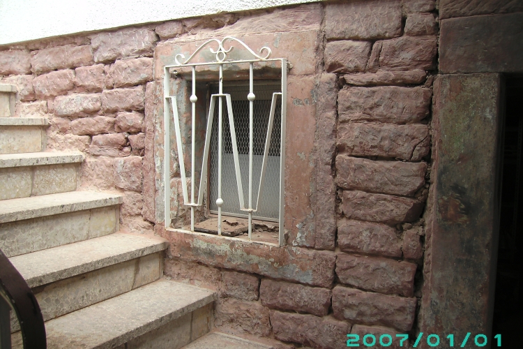 Freilegung Sandstein-Kellermauer - Bauanleitung zum Selberbauen - 1-2