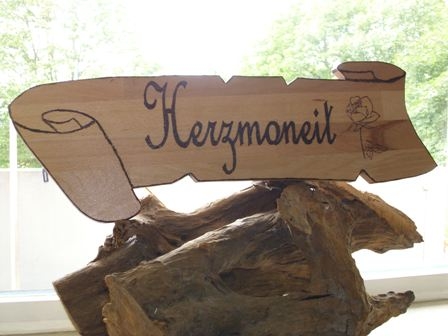 Namensschild Schriftrolle Fur Die Hauswand Aus Holz