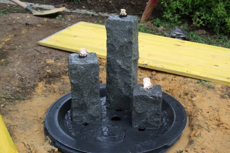 Wasserspiel im Garten eingebaut - Bauanleitung zum Selberbauen - 1-2-do
