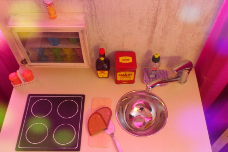 Kinderküche aus liebgewonnenem Fernsehschränkchen - Bauanleitung zum