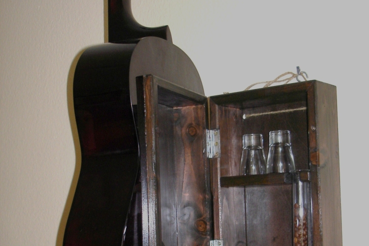 Gitarre als Wandschrank - Bauanleitung zum Selberbauen - 1-2-do.com