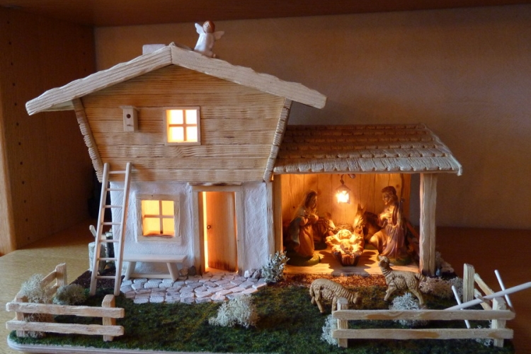 Weihnachtskrippe nach alpenländischer Art - Bauanleitung zum 