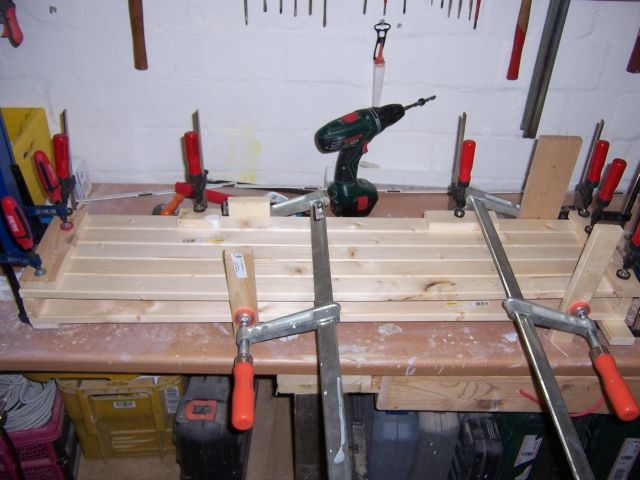 Das schwebende Regal - Bauanleitung zum Selberbauen - 1-2-do.com