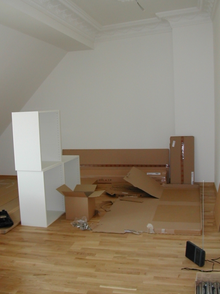 Küchenzeile ohne Küche und Hängeschränke ohne Wand. ;-) - Bauanleitung