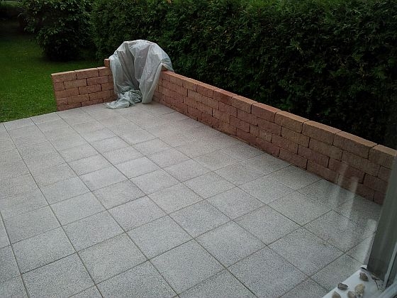 Bau Einer 36 M2 Terrasse Mit Steinmauer Bauanleitung Zum Selberbauen 1 2 Do Com Deine Heimwerker Community