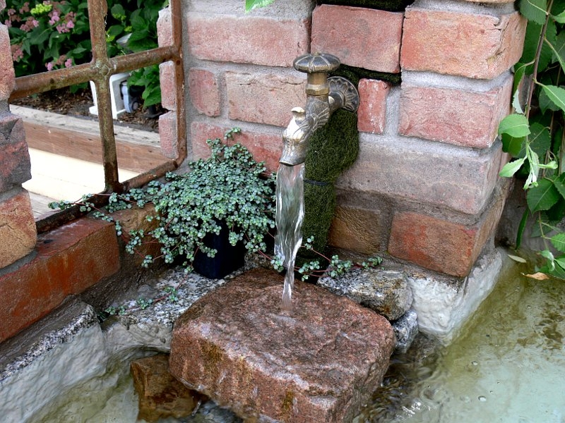 Brunnenruine mit Becken und Bachlauf - Bauanleitung zum ...