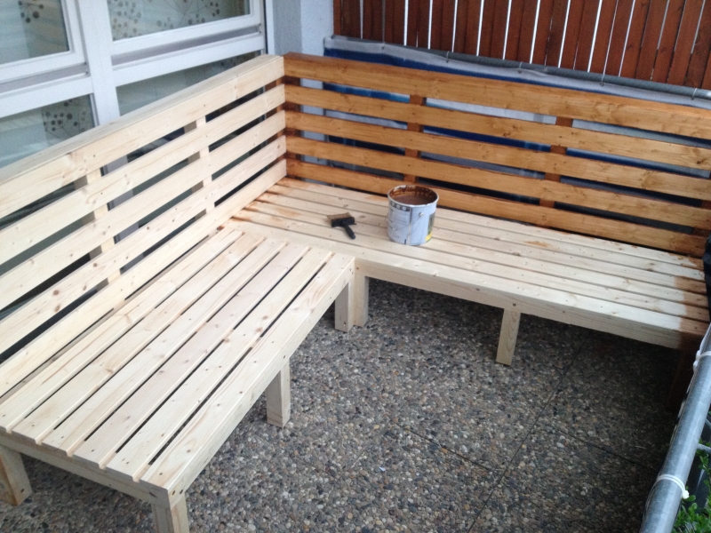 Outdoor-Lounge selber bauen - Bauanleitung zum Selberbauen ...