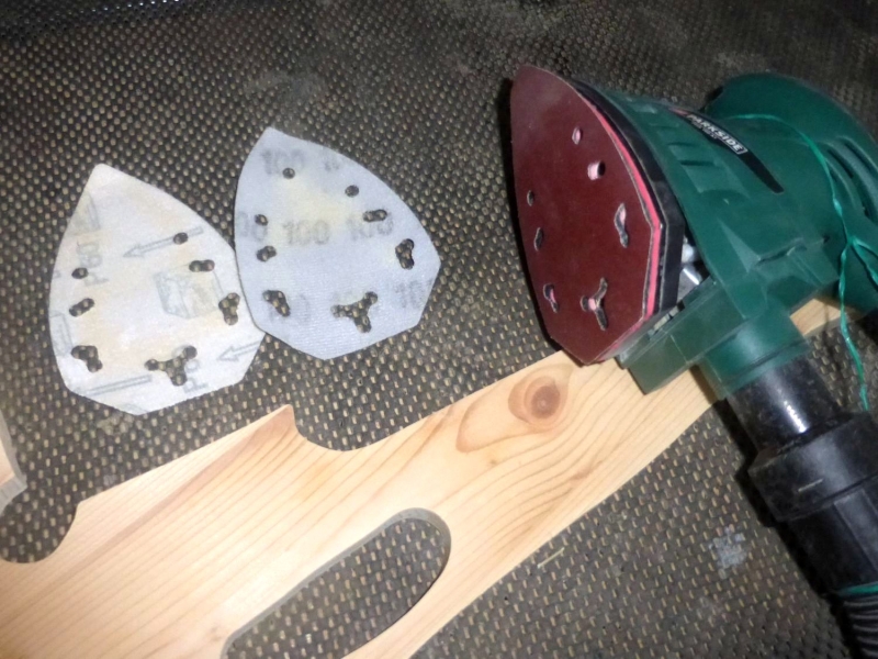 Klappbarer und mobiler Gitarrenständer - Bauanleitung zum Selberbauen