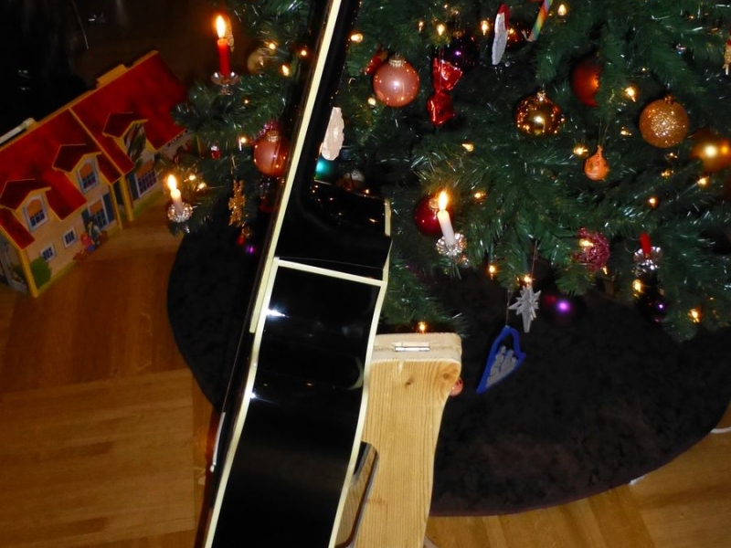 Klappbarer und mobiler Gitarrenständer - Bauanleitung zum Selberbauen