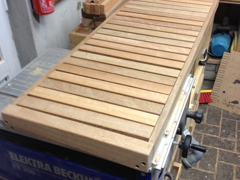 Gartenbank aus Terrassendielen-Resten - Bauanleitung zum Selberbauen