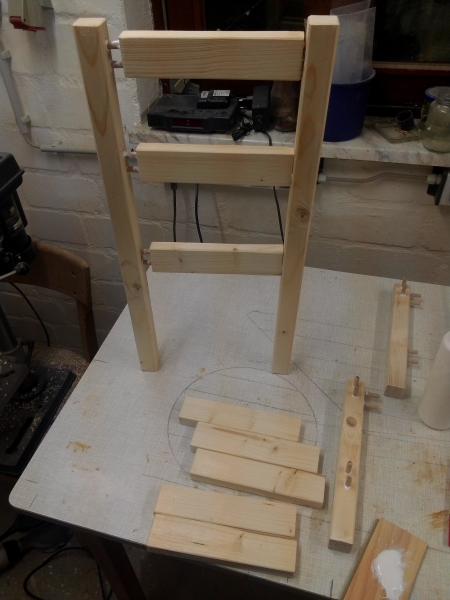 Kinderstuehle fuers Kinderzimmer - Bauanleitung zum Selberbauen - 1-2