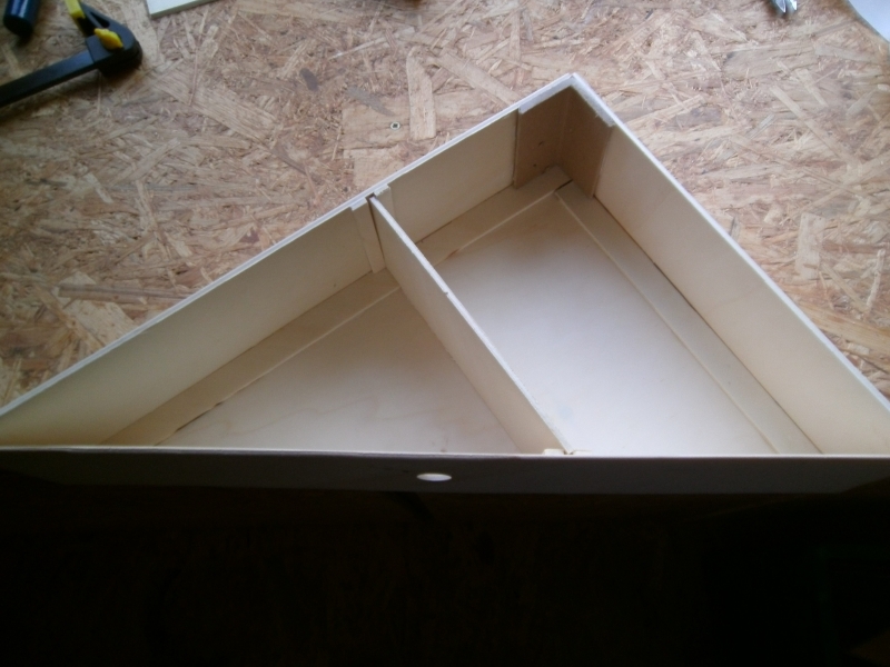 Dreieckiges Schubladenkasterl für meine Holzdübel - Bauanleitung zum