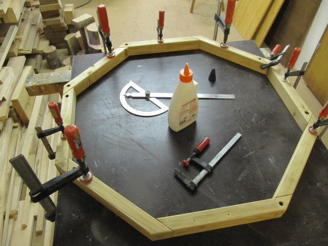 Gartenschlauchaufbewahrung - Bauanleitung zum Selberbauen - 1-2-do.com