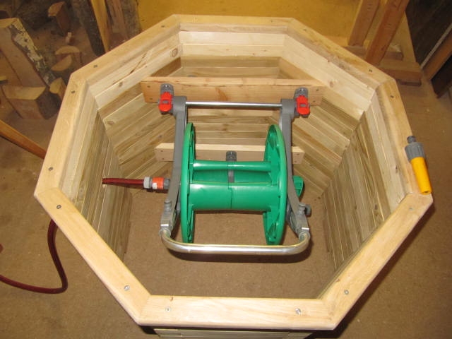 Gartenschlauchaufbewahrung - Bauanleitung zum Selberbauen - 1-2-do.com