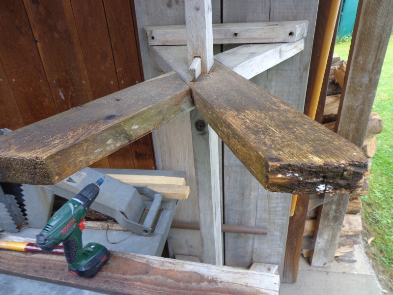 Austausch der Beine eines Gartentisches - Bauanleitung zum Selberbauen